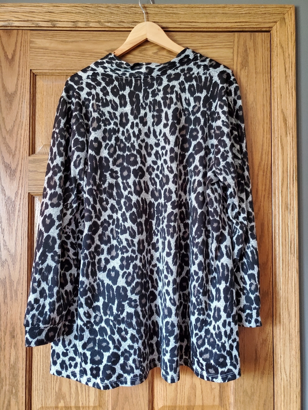 Lane Bryant Leopard Print Cardigan Sweater Open Front. Size 22/24. Like New! - Picture 5 of 5